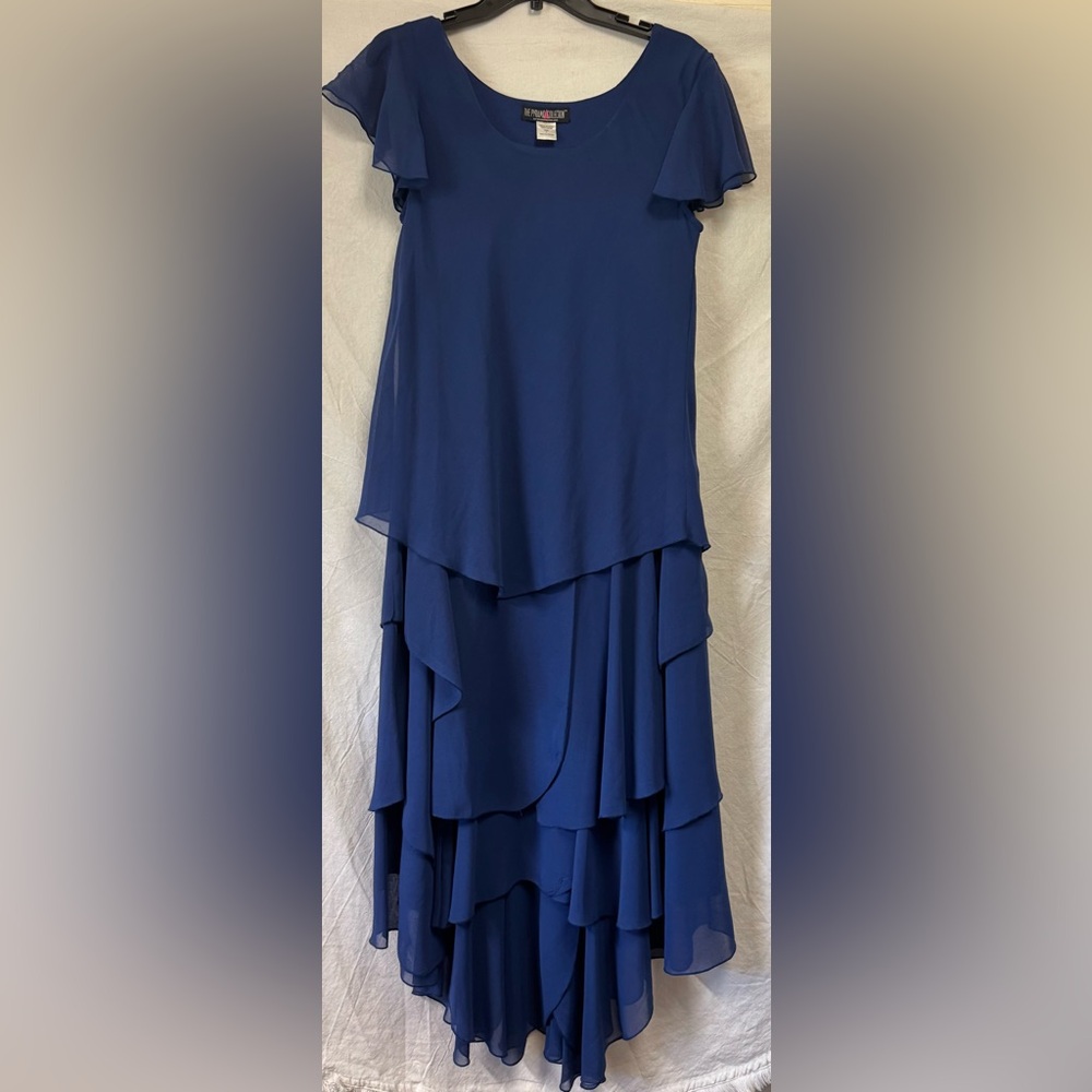 The Pyramid Collection blue layered chiffon layers Dress Large